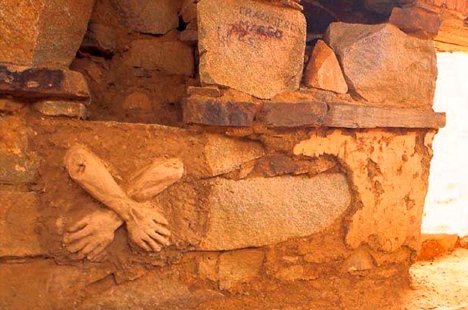 Kotosh Exhibición De Las Manos Cruzadas Perú