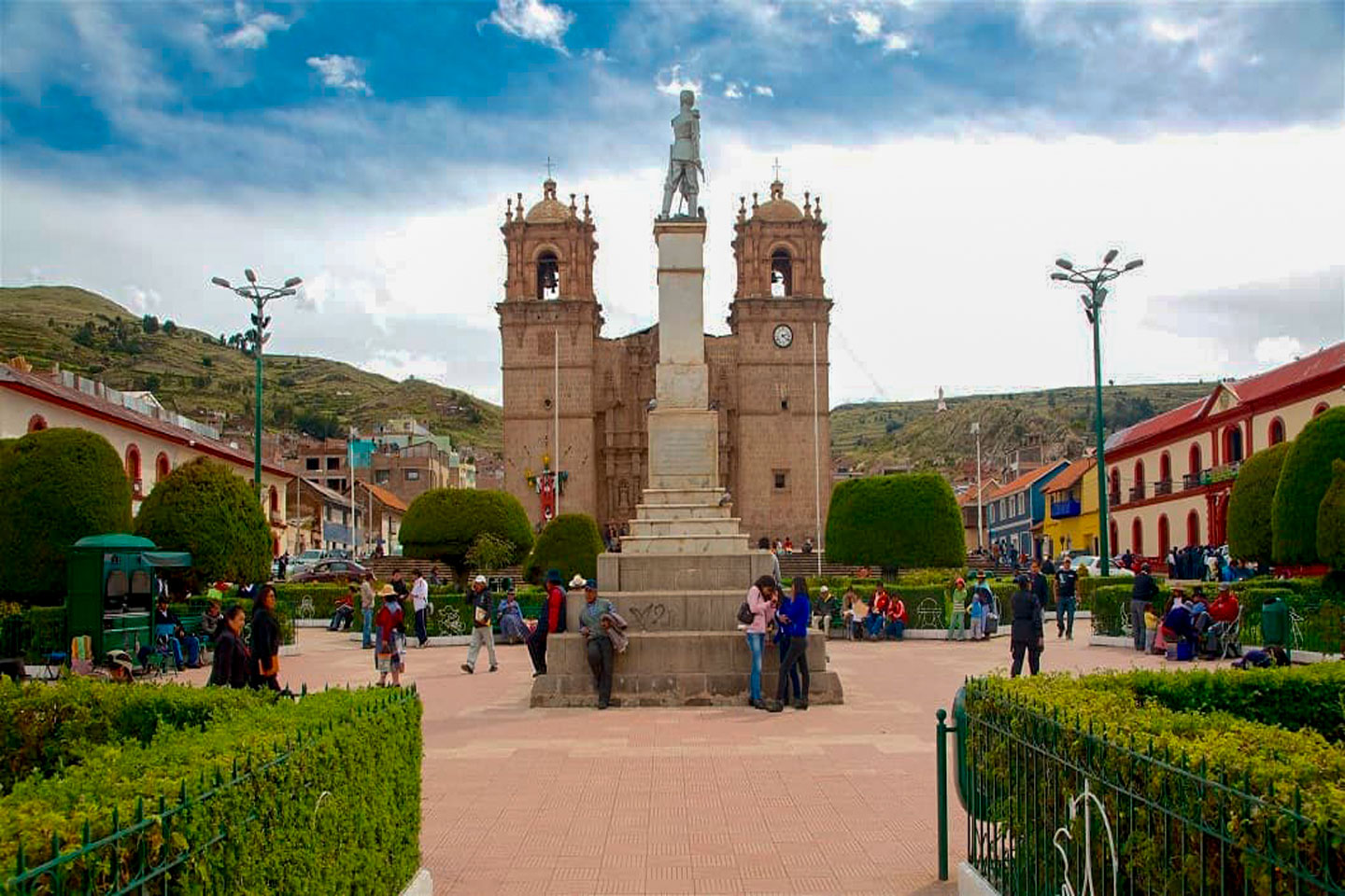 plaza-de-armas-puno
